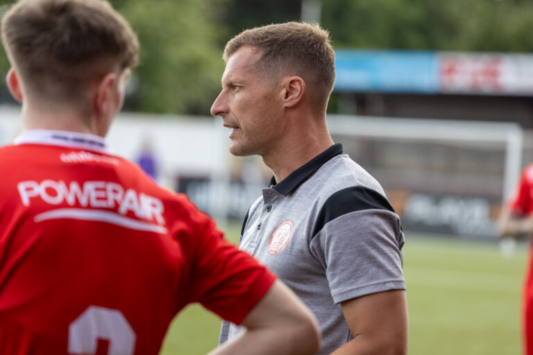 Comrades Kick Off Preseason With a Win